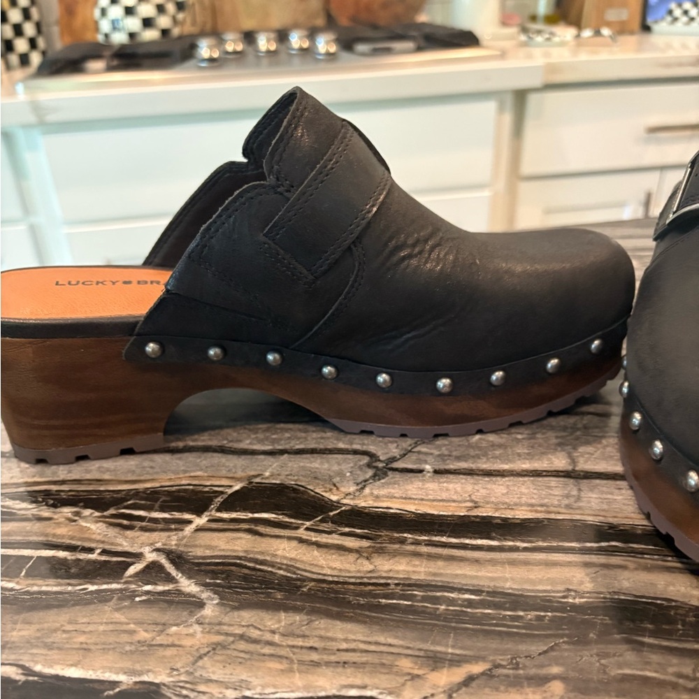 Lucky Brand Black Leather Clogs with Wood Accents